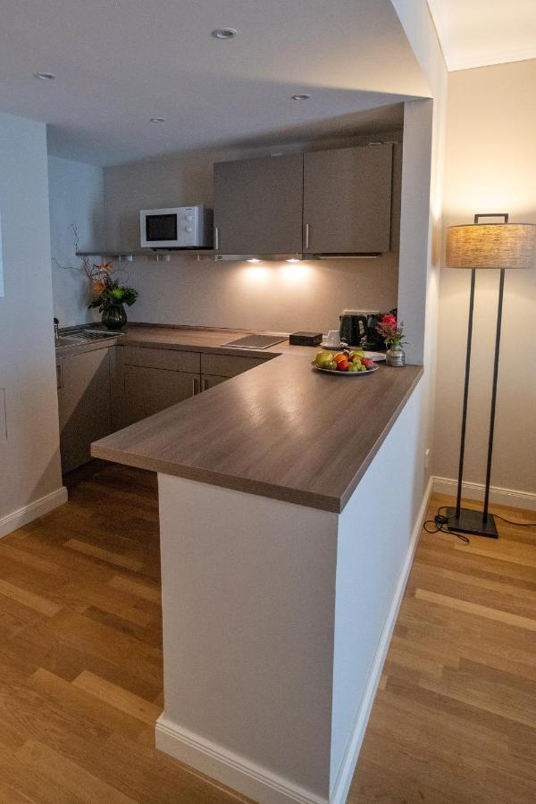 מרבורג Vila Vita Rosenpark מראה חיצוני תמונה A small kitchen with a peninsula