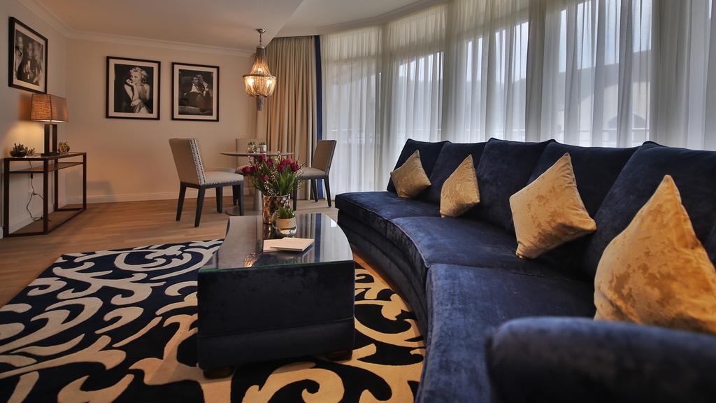 מרבורג Vila Vita Rosenpark מראה חיצוני תמונה A suite at the hotel