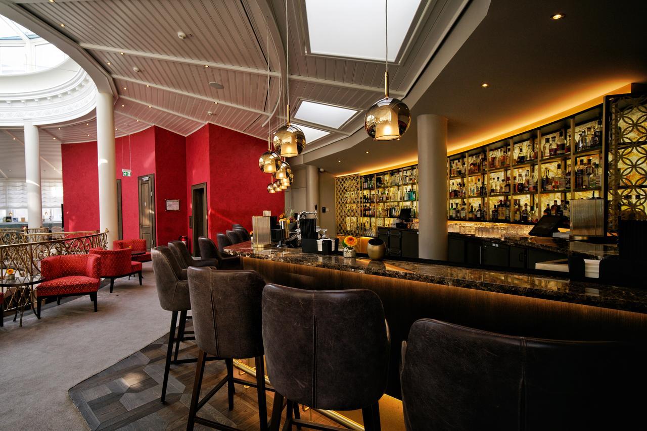 מרבורג Vila Vita Rosenpark מראה חיצוני תמונה The bar at the 100 Queen's Gate