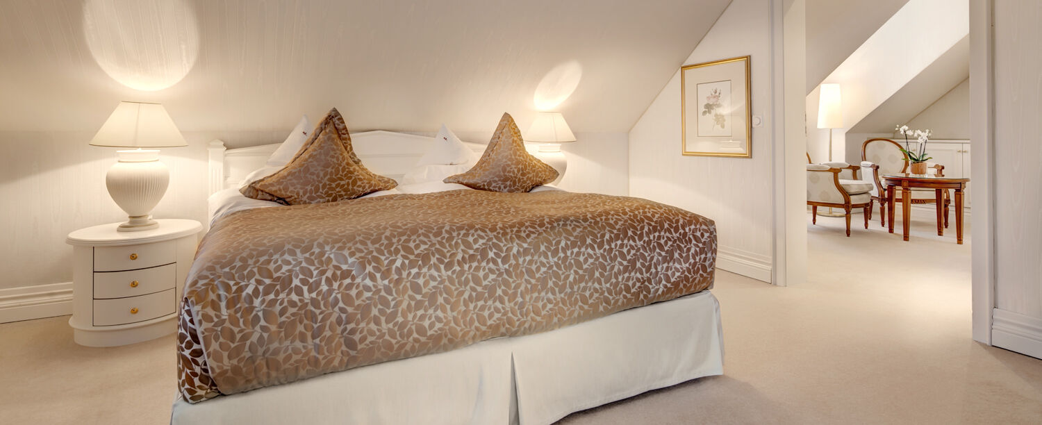 מרבורג Vila Vita Rosenpark מראה חיצוני תמונה A bed with a bed skirt